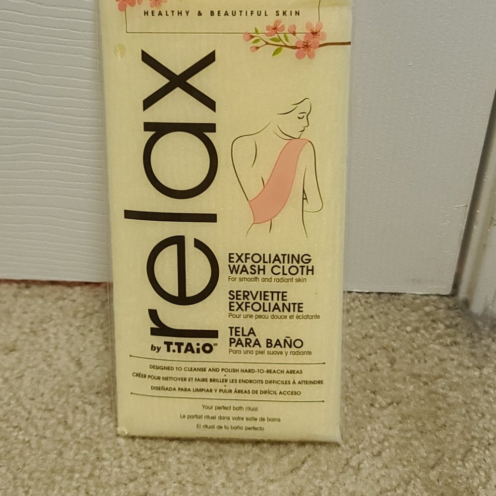 NWT Relax by T. Tail Exfoliating Wash Cloth
